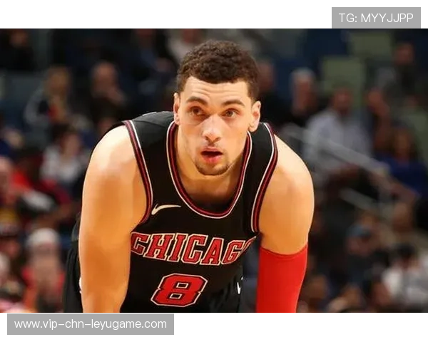 公牛后卫突破传球制造内线空档